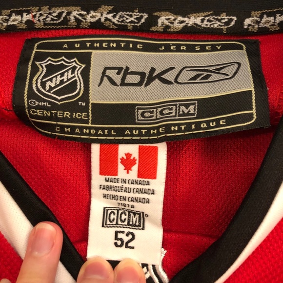 Chicago Blackhawks Toews Jersey - Picture 8 of 10